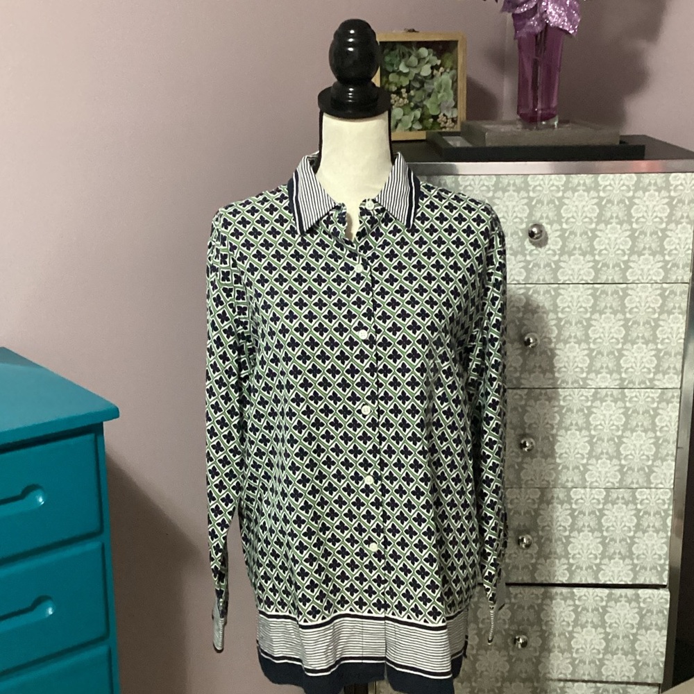 Nautica Navy and White Button Down Shirt